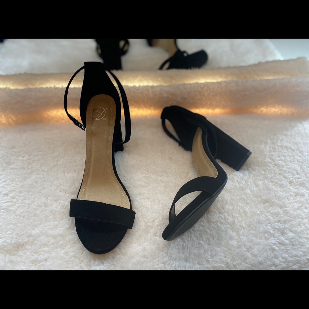 *NEW* Women’s Strappy Open Toe Heels